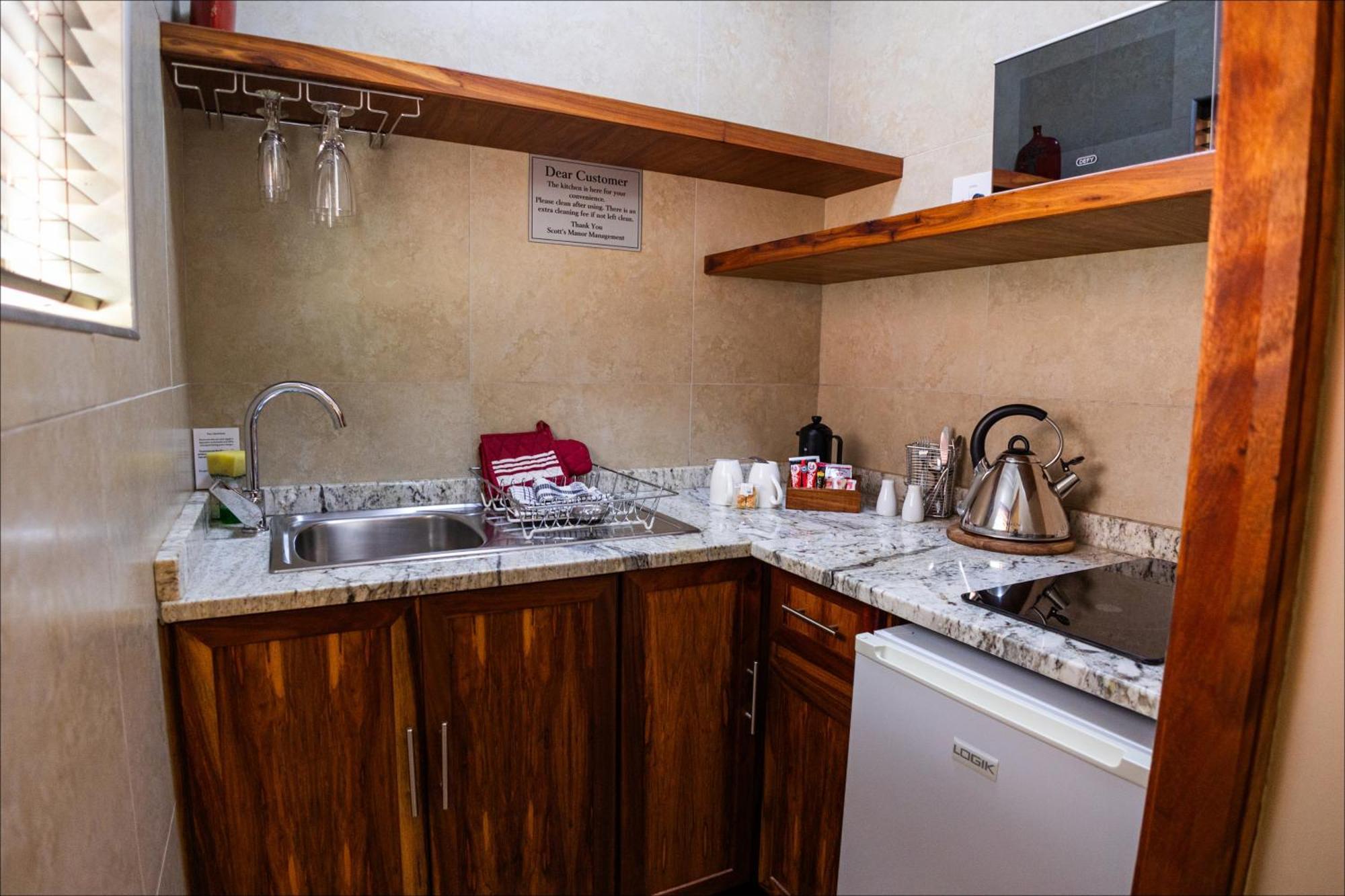 Scott'S Manor Guesthouse Function And Conference Venue Lichtenburg エクステリア 写真