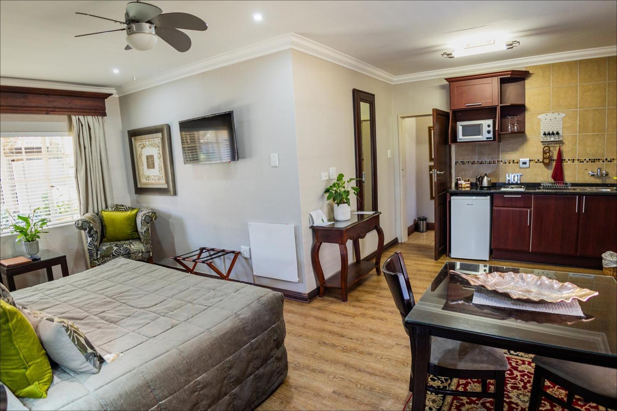 Scott'S Manor Guesthouse Function And Conference Venue Lichtenburg エクステリア 写真