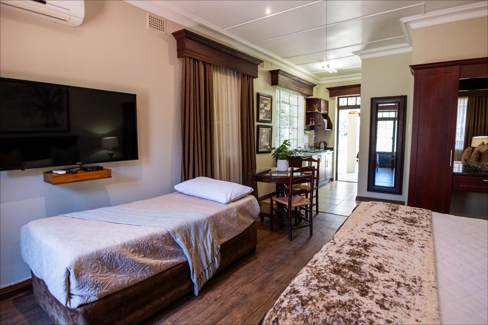 Scott'S Manor Guesthouse Function And Conference Venue Lichtenburg エクステリア 写真