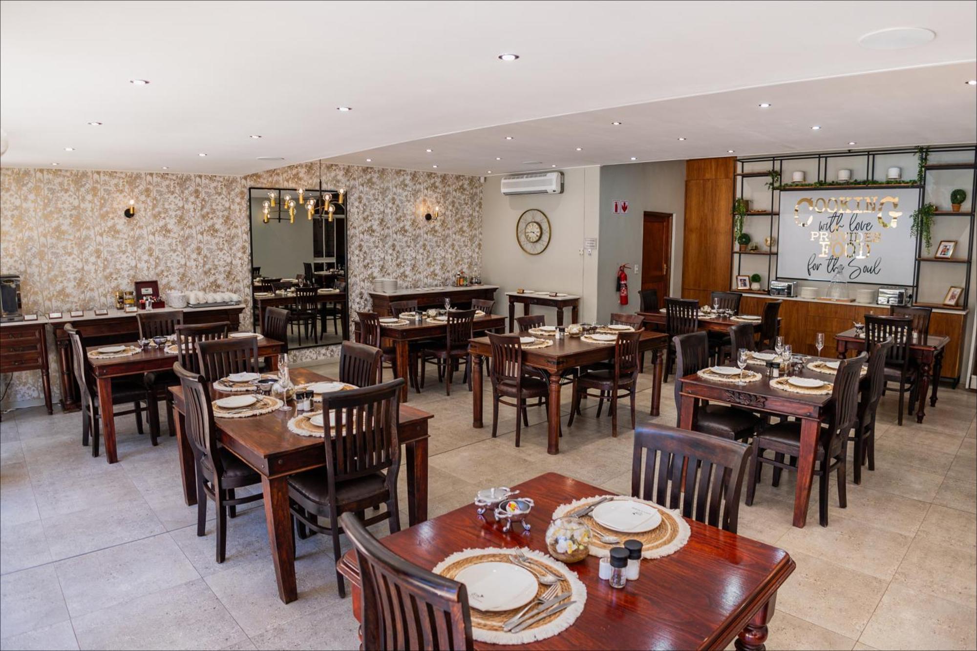 Scott'S Manor Guesthouse Function And Conference Venue Lichtenburg エクステリア 写真